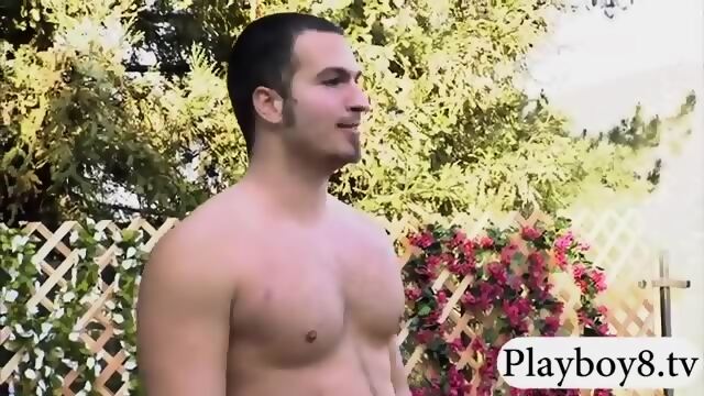 Sexy Singles Hit Up The Foursome Mansion For Erotic Games