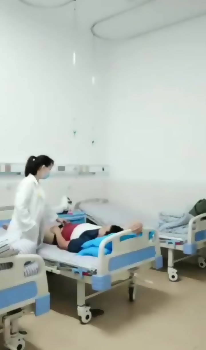 Chinese Fuck In Hospital. image