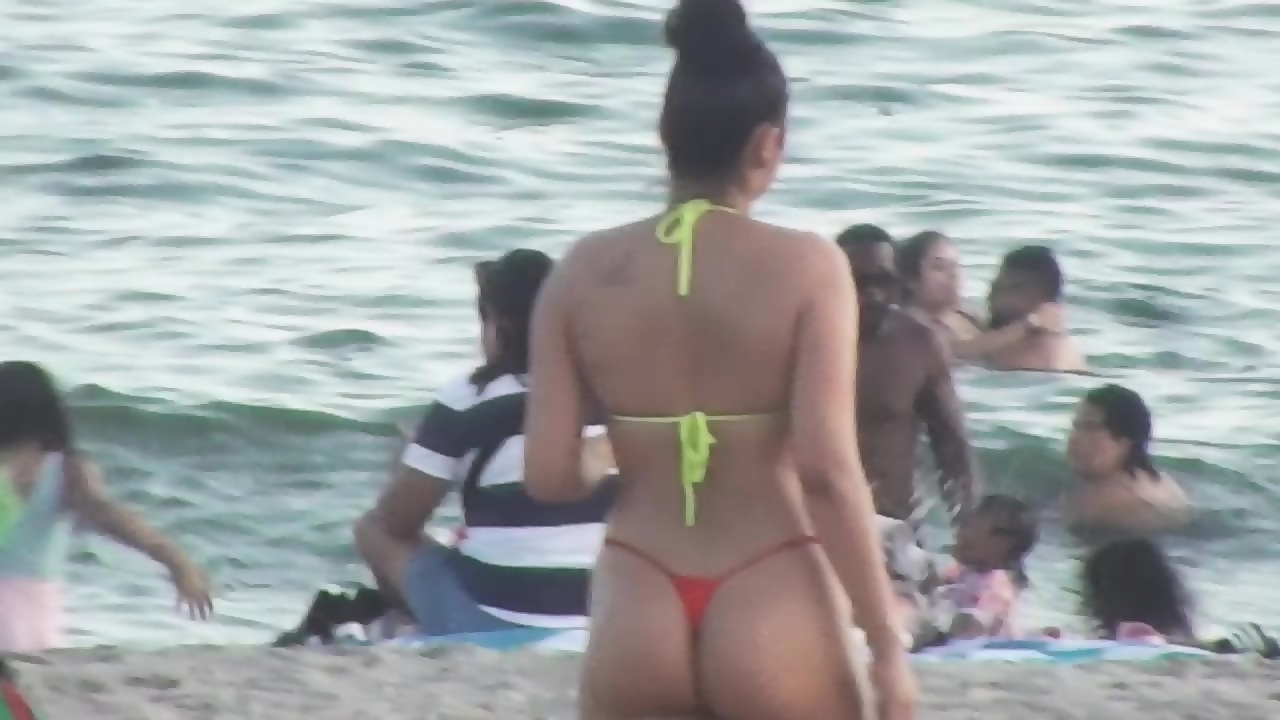 2021 Bikini Beach Girl Video Vol .338 - EPORNER