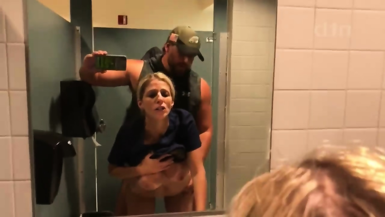 Boss Visits The Sexy Nurse In Hospital S Bathroom - EPORNER