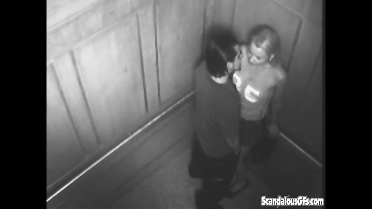 Couple Sex in Elevator Caugh on