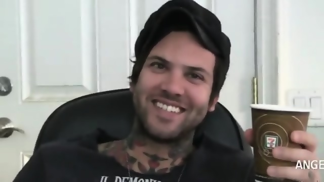 Tatooed Beauty Masturbating In Fetish Interview