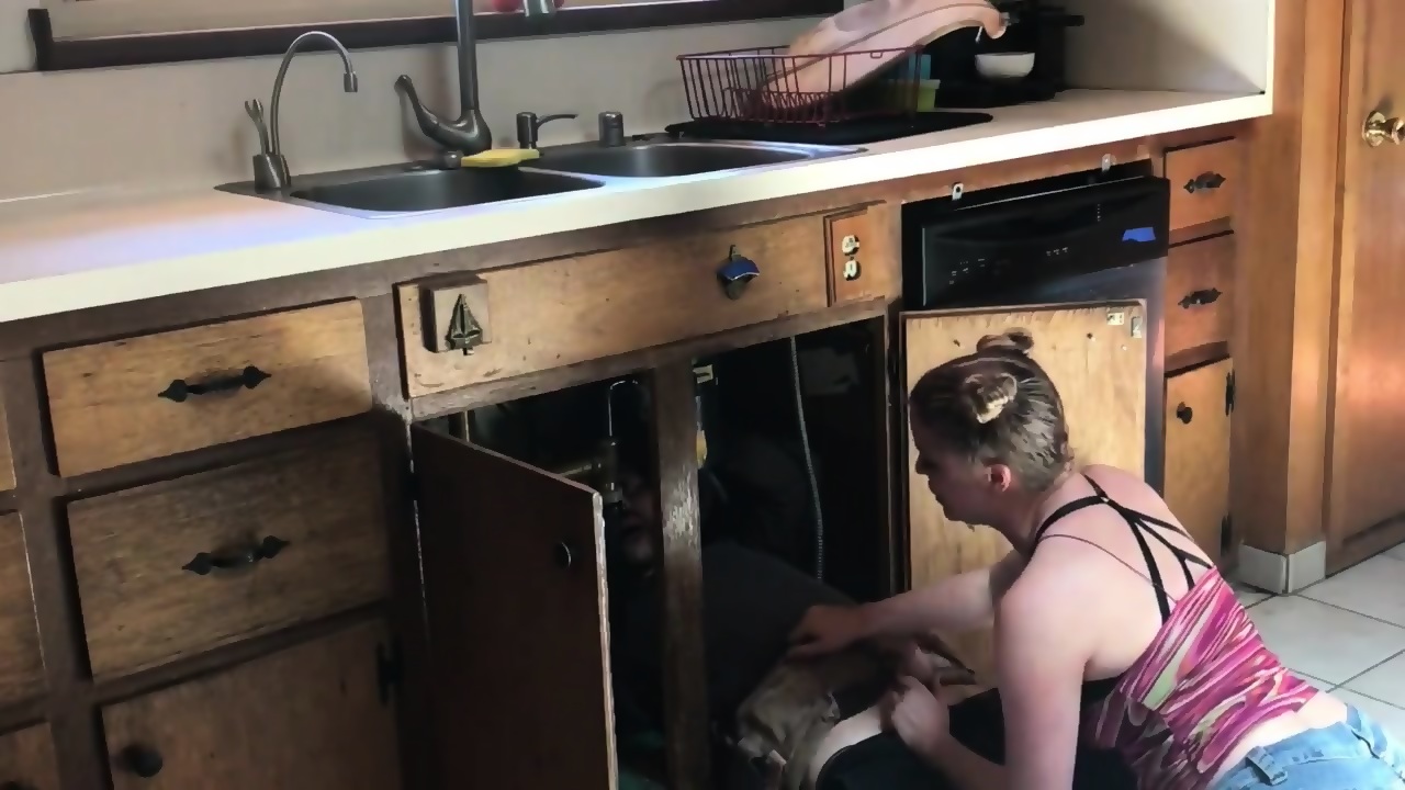 Lucky Plumber Fucked By A Girl