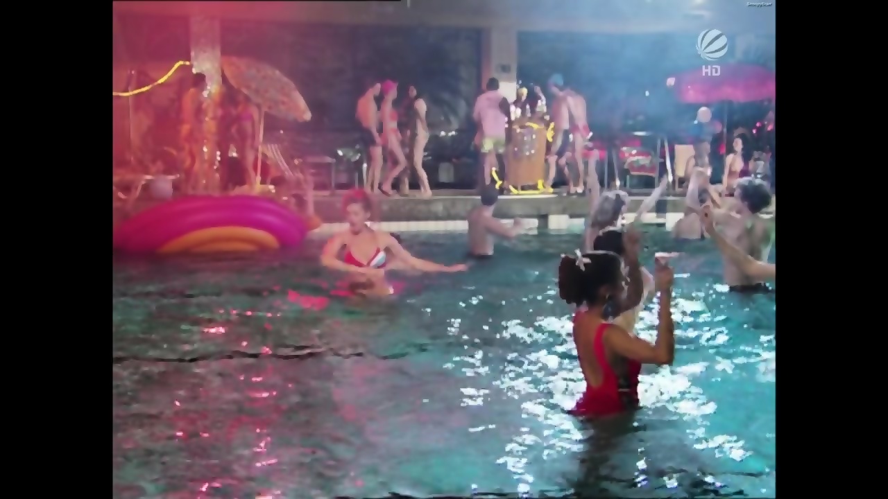 Girls Loses Bikini Bottoms And Gets Creampied At Public Pool image