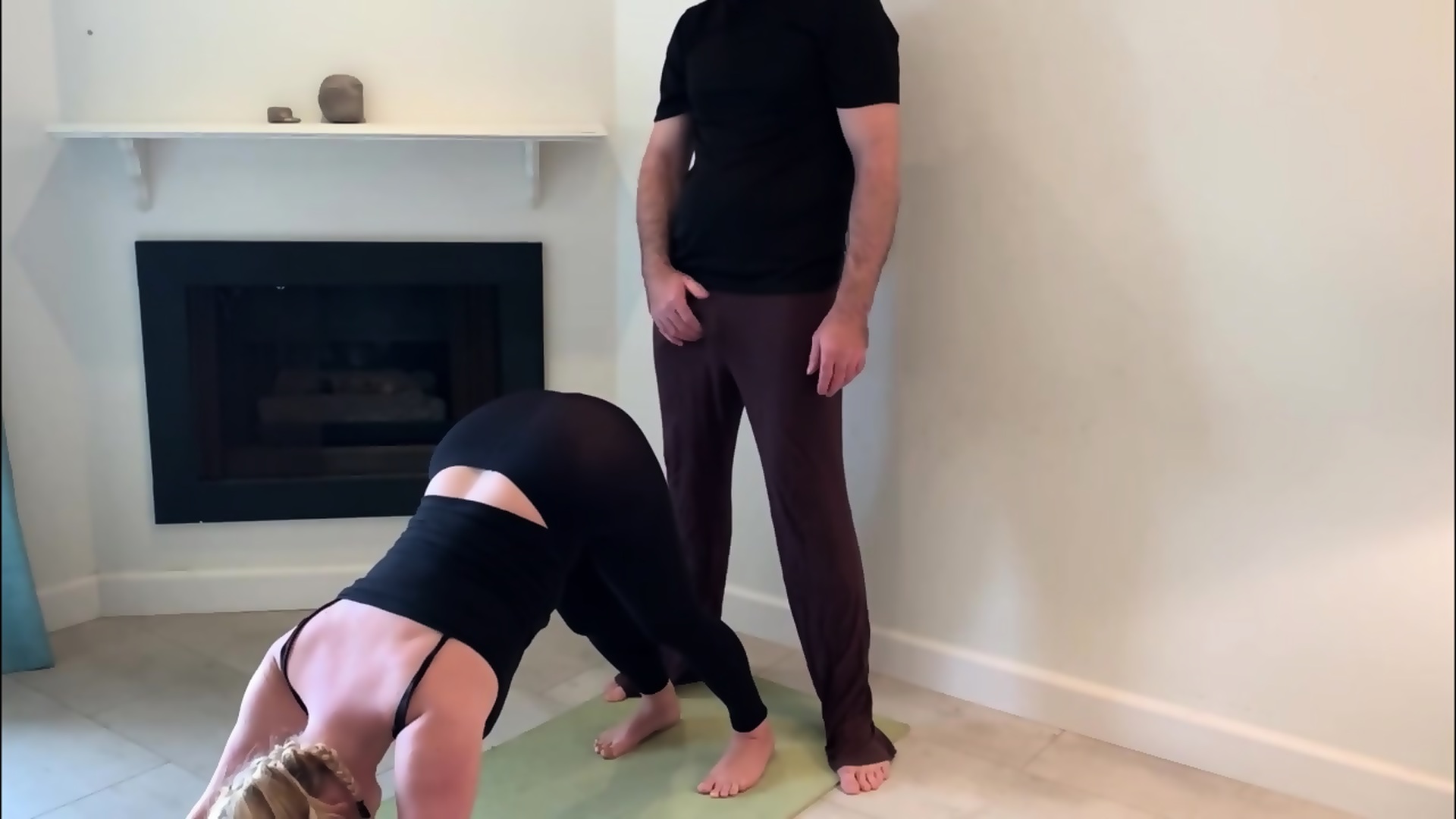 Stepson Helps Stepmom With Yoga And Stretches Her Pussy - EPORNER