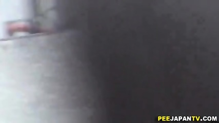 asian, pissing, alley, peeing
