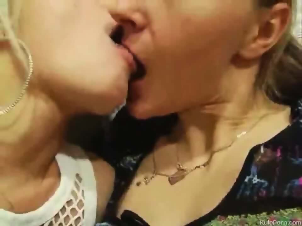 Lesbian Boss Pussy Licking