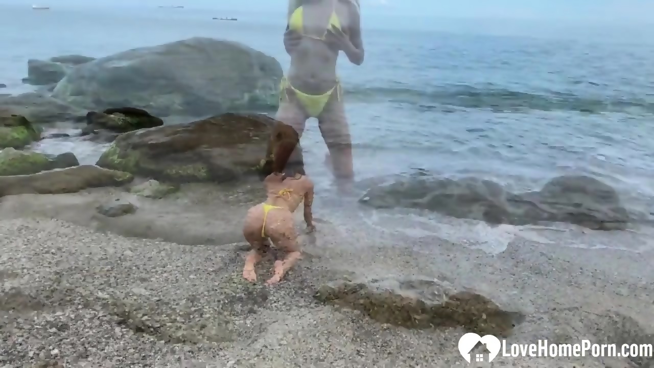 Increíble Novia Con Un Buen Culo Teniendo Sexo En La Playa