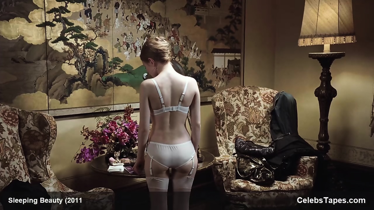 Emily Browning Sex Scenes Eporner