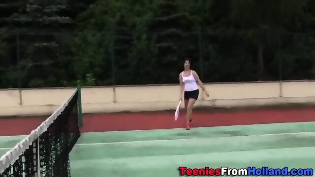 Teen Lezzie Fingers Pussy