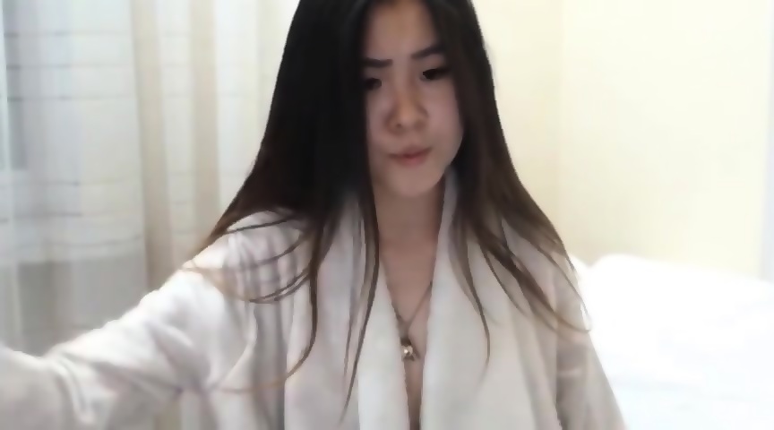 Beautiful Girl Squirting - Sexy Korean Girl Squirts On Cam - EPORNER