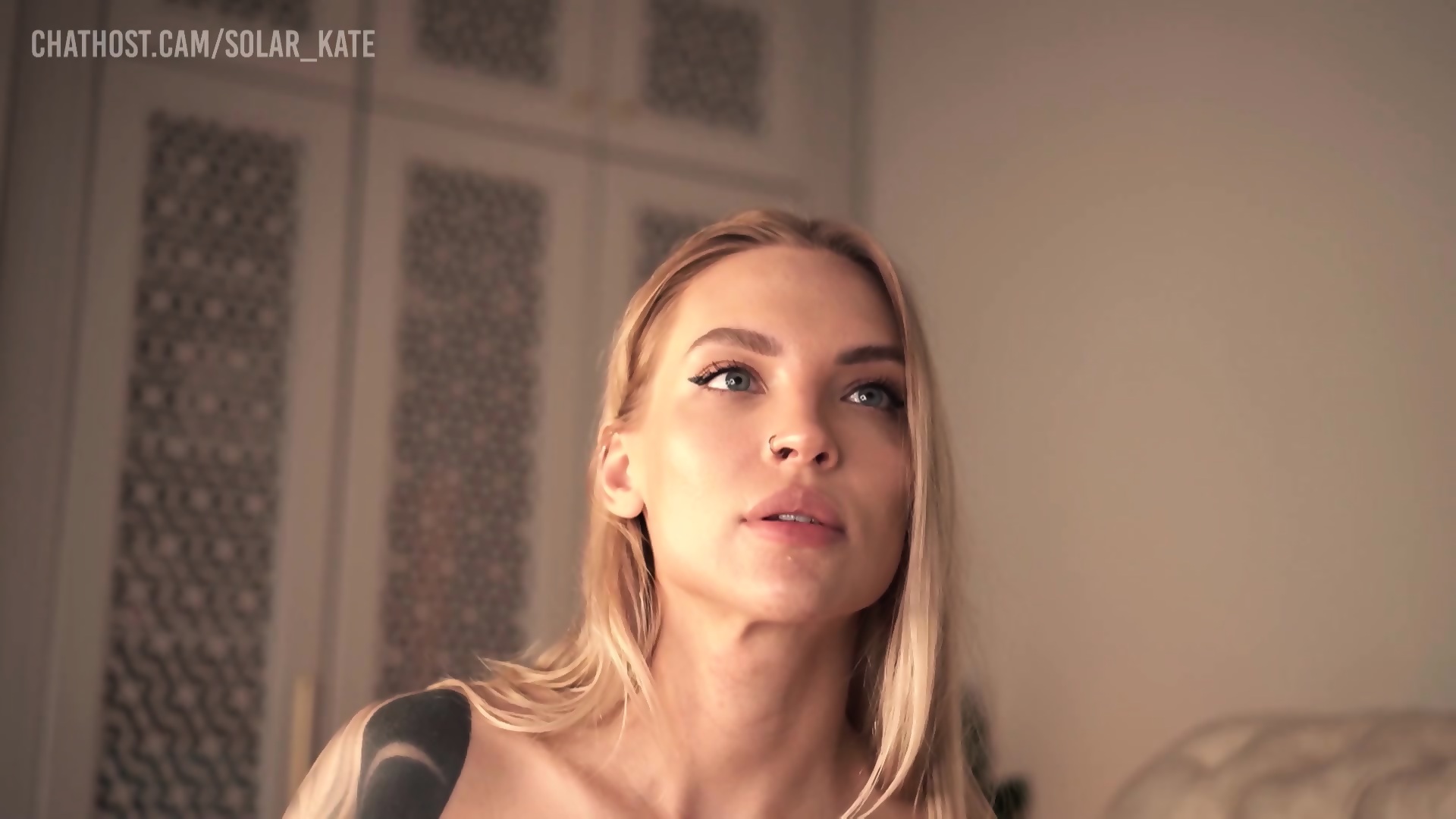 Tattooed Blonde Amateur Toy Fucking Her Horny Pussy On