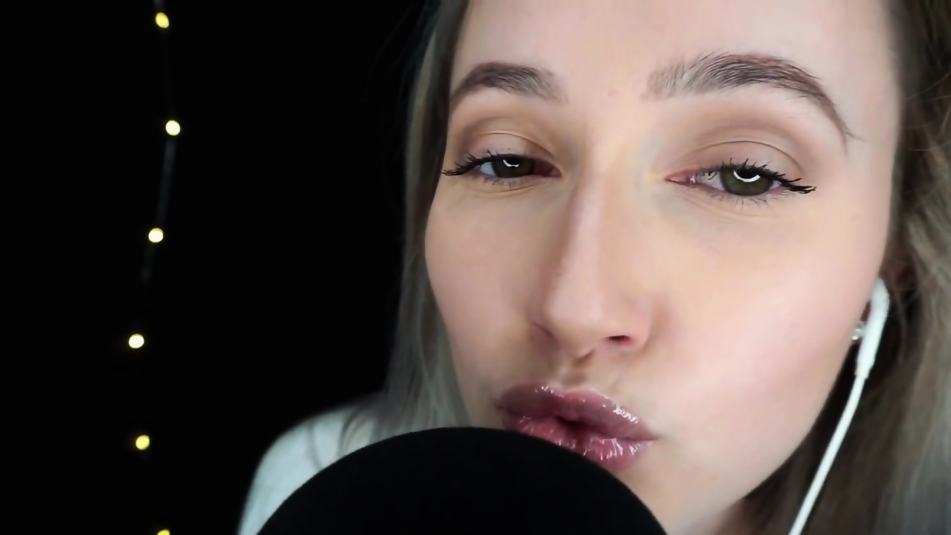 Lips 2 Fabled Fawn Asmr Kisses Eporner