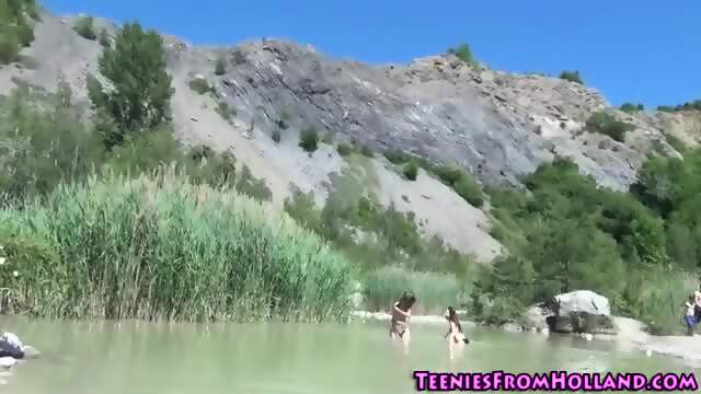 Teen Lesbos Licking Pussy