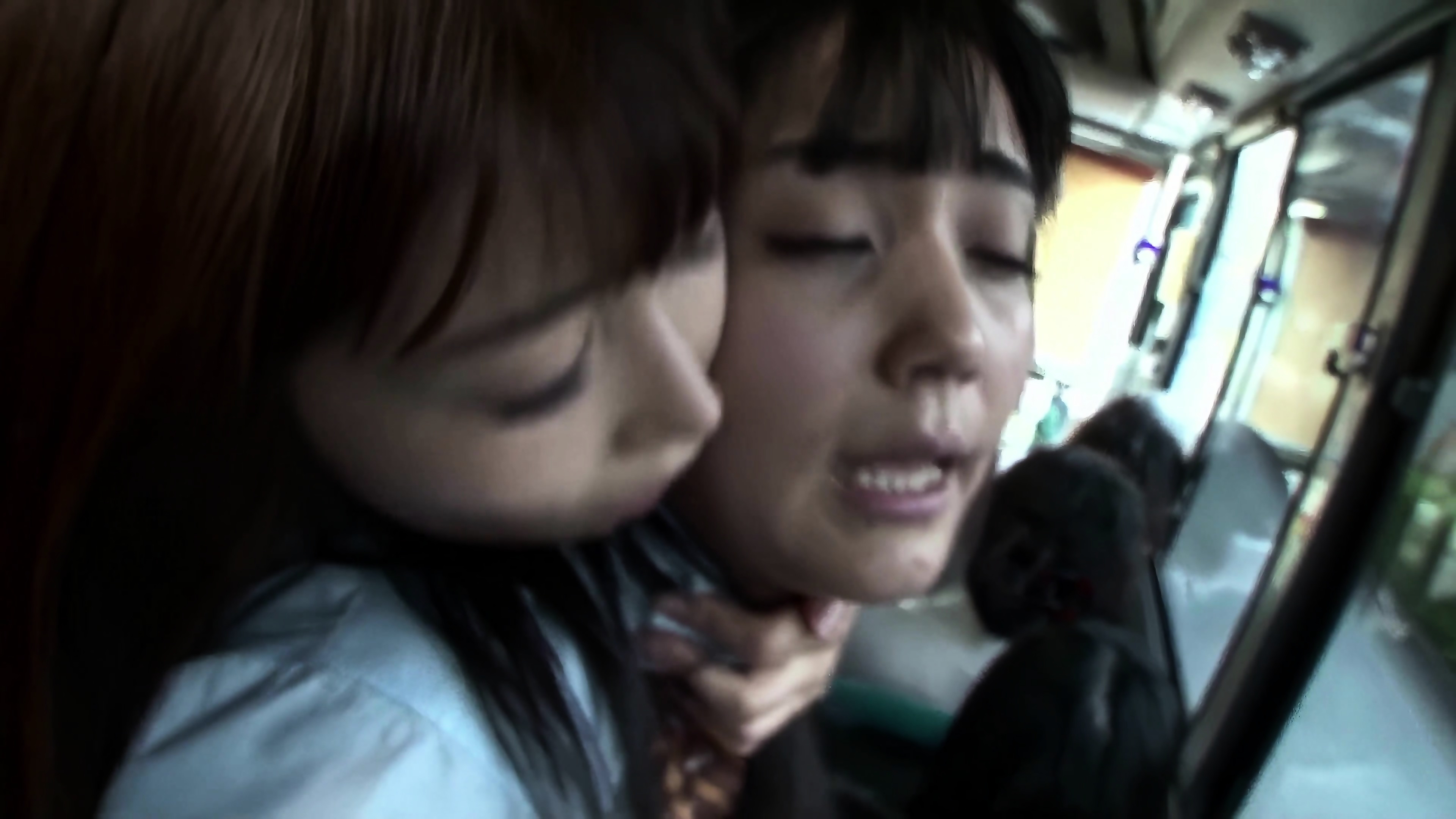 Japanese Lesbian Yumika Saeki Seducing Student Sayo Arimoto On Bus VRTM-090  - EPORNER