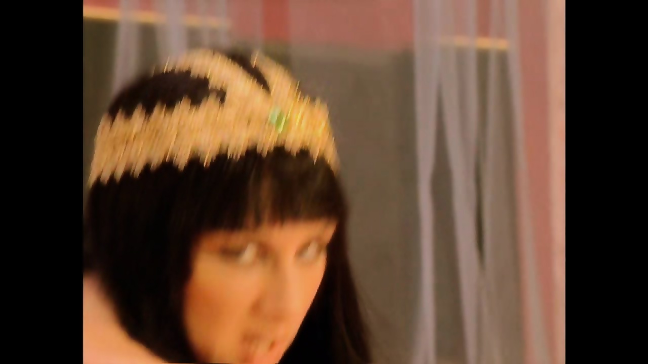 Julia Taylor - Cleopatra - Scene 1