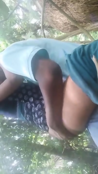 Desi Lovers Sitting Sex Outdoor Porn Video - EPORNER