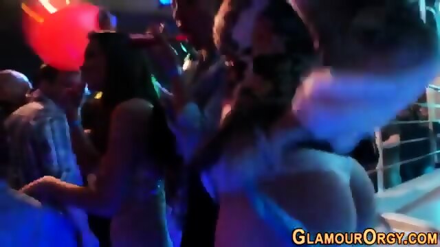 Glam Babes Give Blowjobs
