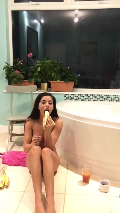 https://imggen.eporner.com/7251469/480/848/11.jpg