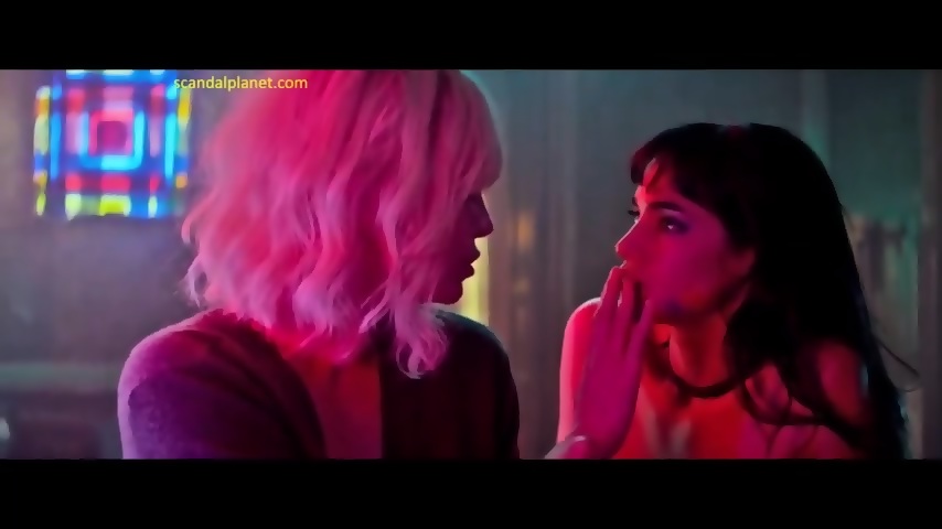 Actress Charlize Theron Lesbian Scene From Atomic Blonde Sofia Boutulla Eporner