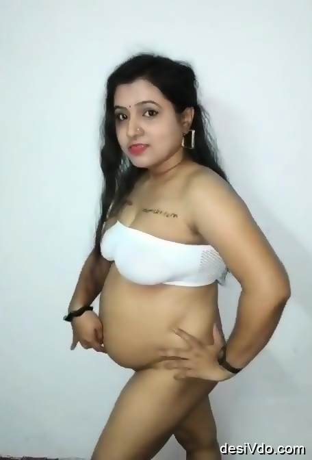 456px x 672px - Indian Milf Aunty Make Nude Strip Show - EPORNER