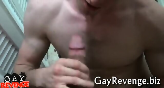 Strong Guy Deepthroats Dong