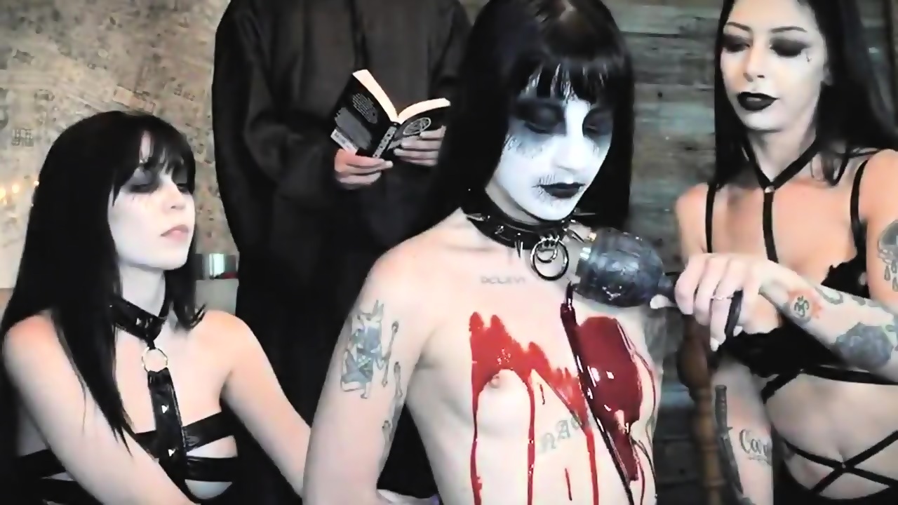 Costume Orgy Facial - Intense Halloween Orgy With 3 Tattooed Teens Cumshot Blowjobs Facial French  - EPORNER