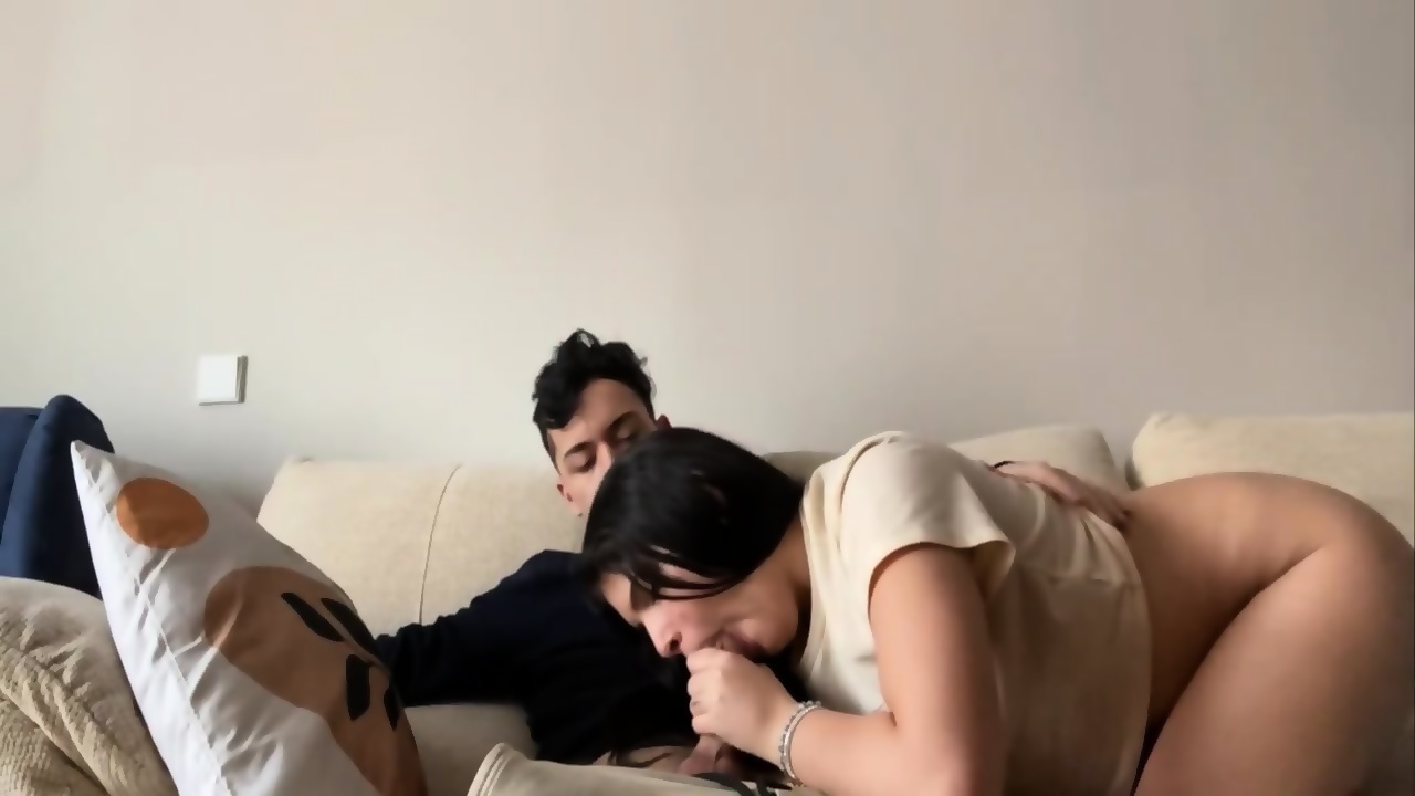 French Girlfriend Gets Fucked Deep By A Big Cock