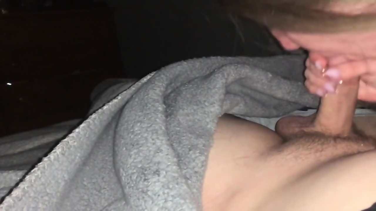 Young Couple Has Intense And Intimate Morning Sex For The Camera - Amateur 