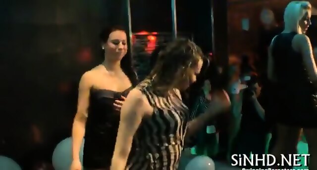Lusty Partying With Wild Chicks