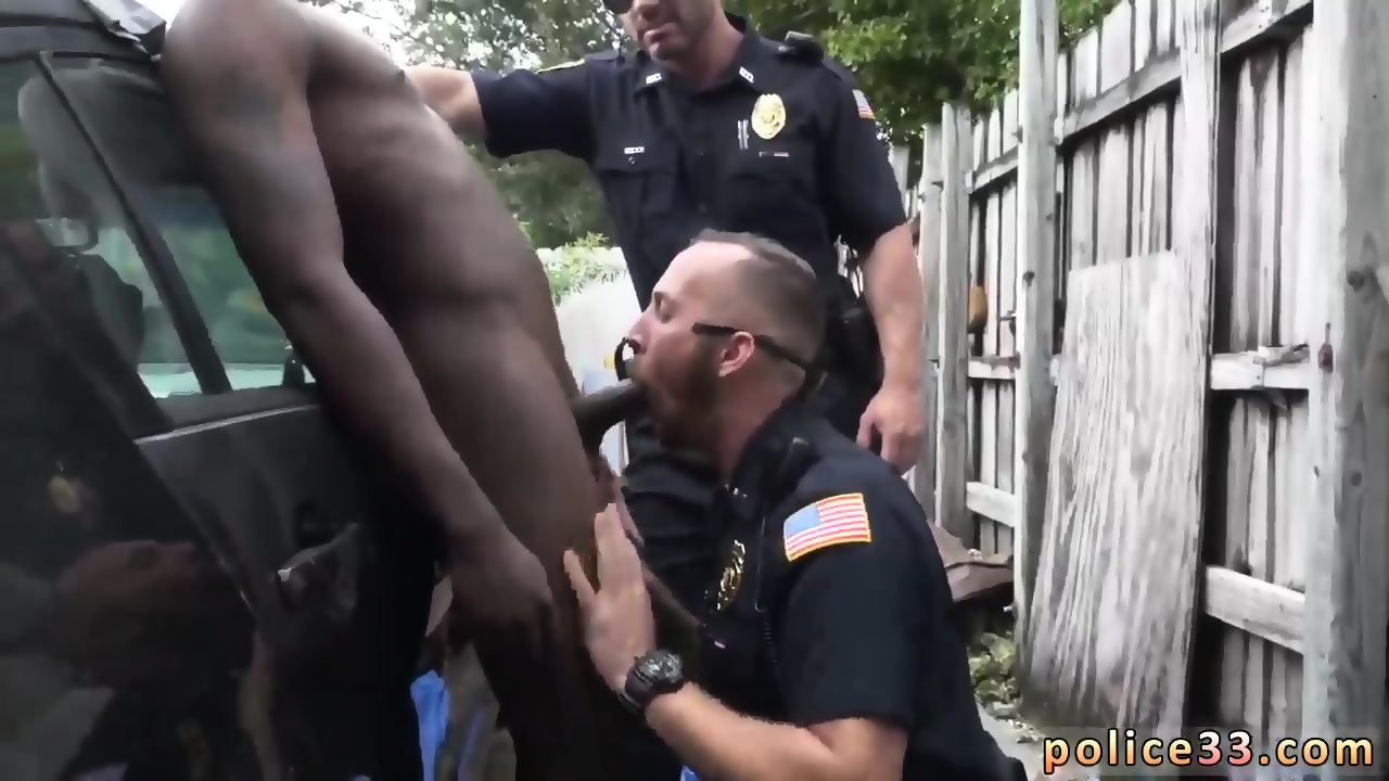 Gorgeous Police Gay Man Show Cock Nude Serial Tagger Gets Caught In The