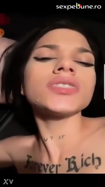 Kochada koylakda jinsiy aloqada bolgan porno onlayn Tabiiy katta kokraklar sutyensiz video