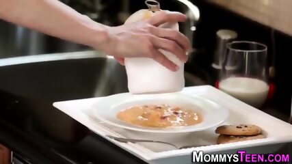 Lez Fingers Stepdaughter