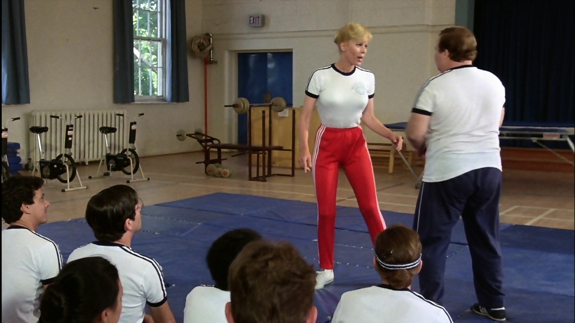 Xotinim yon tomonda jinsiy aloqada bolgan Gozallarning yuziga urilish (foto)