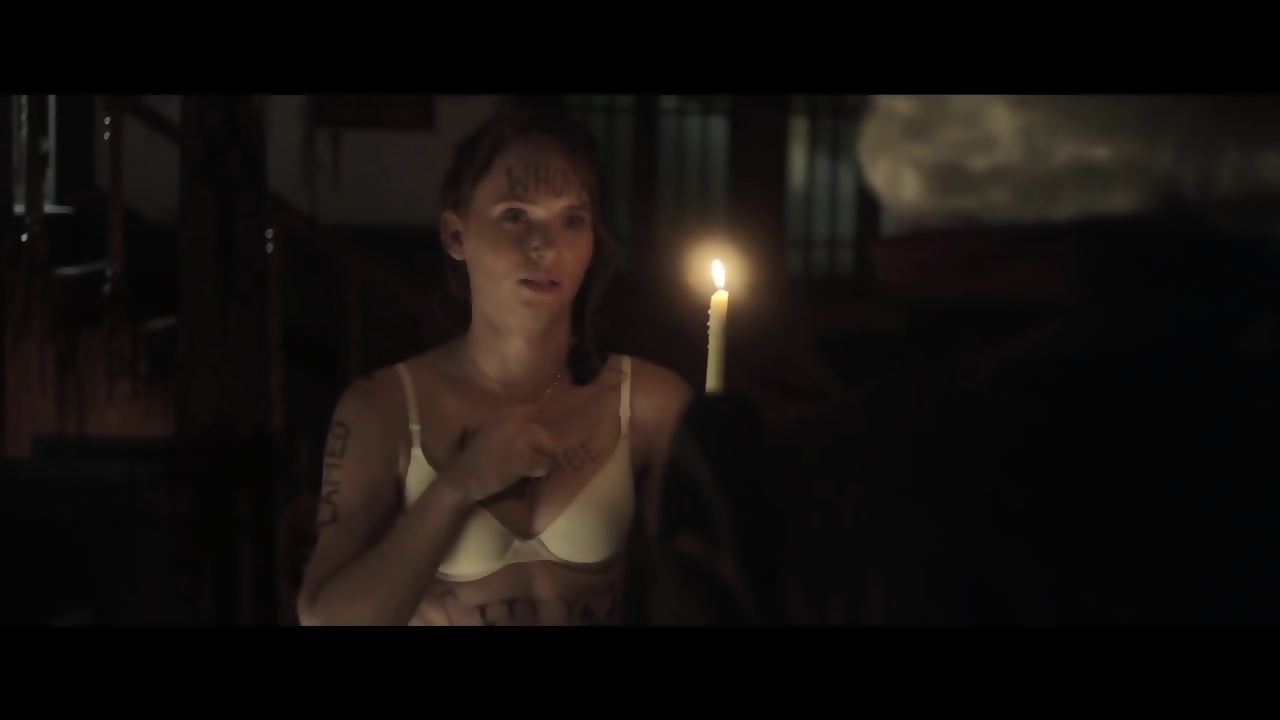 MARLBOROQUEENSEX - BIKINI EMILY RUDD HOUSE MOTHER (2017) - EPORNER
