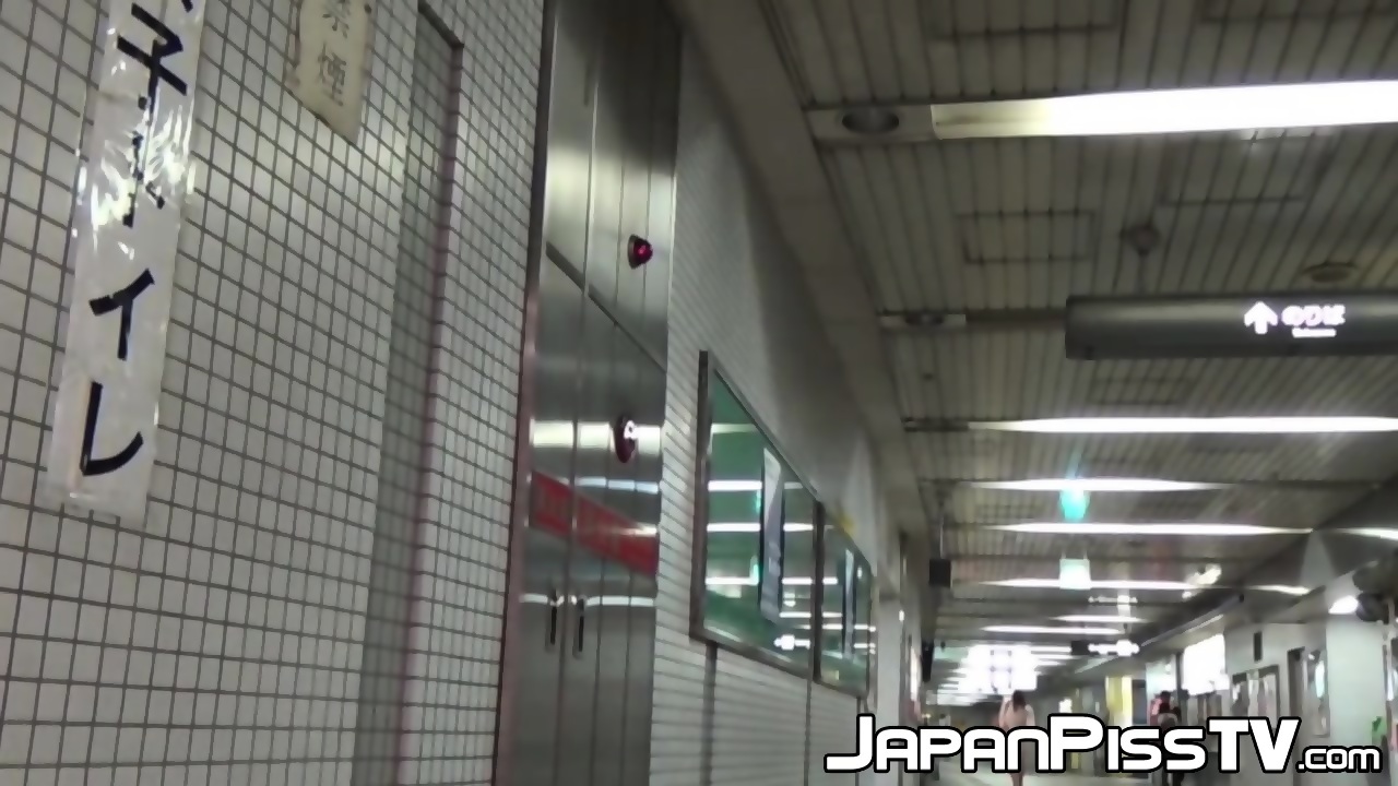 Japanese Women Use Public Restroom To Pee And Get Filmed