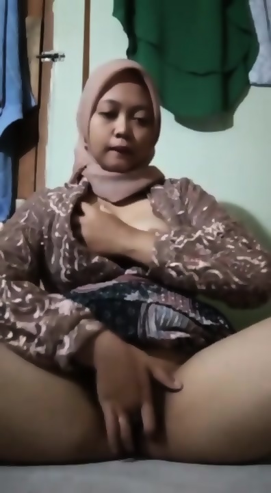 Bokep Indo Hijab Coklat Sange Colmek Eporner 