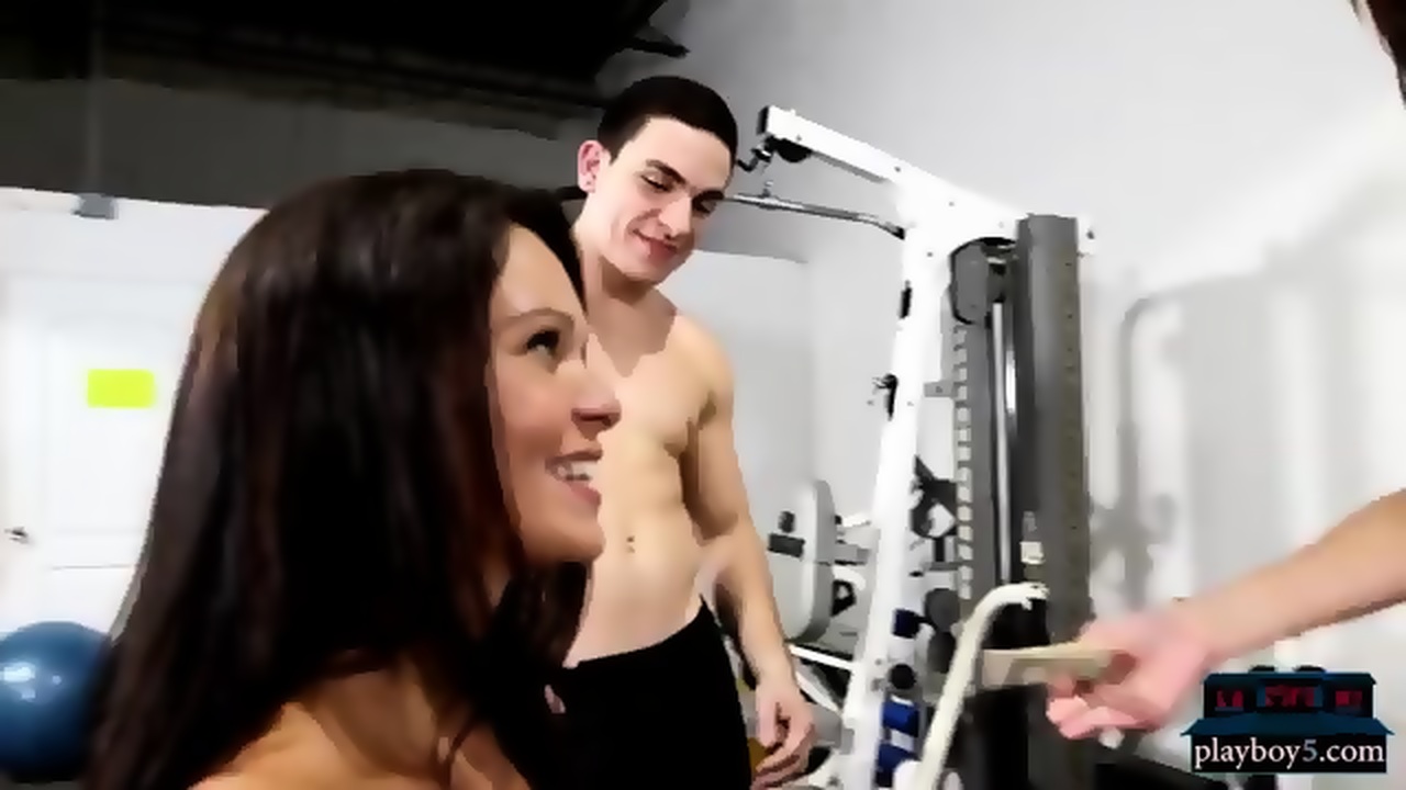 Amateur Gym Hottie Does A Naked Workout On A Cock For Money Eporner