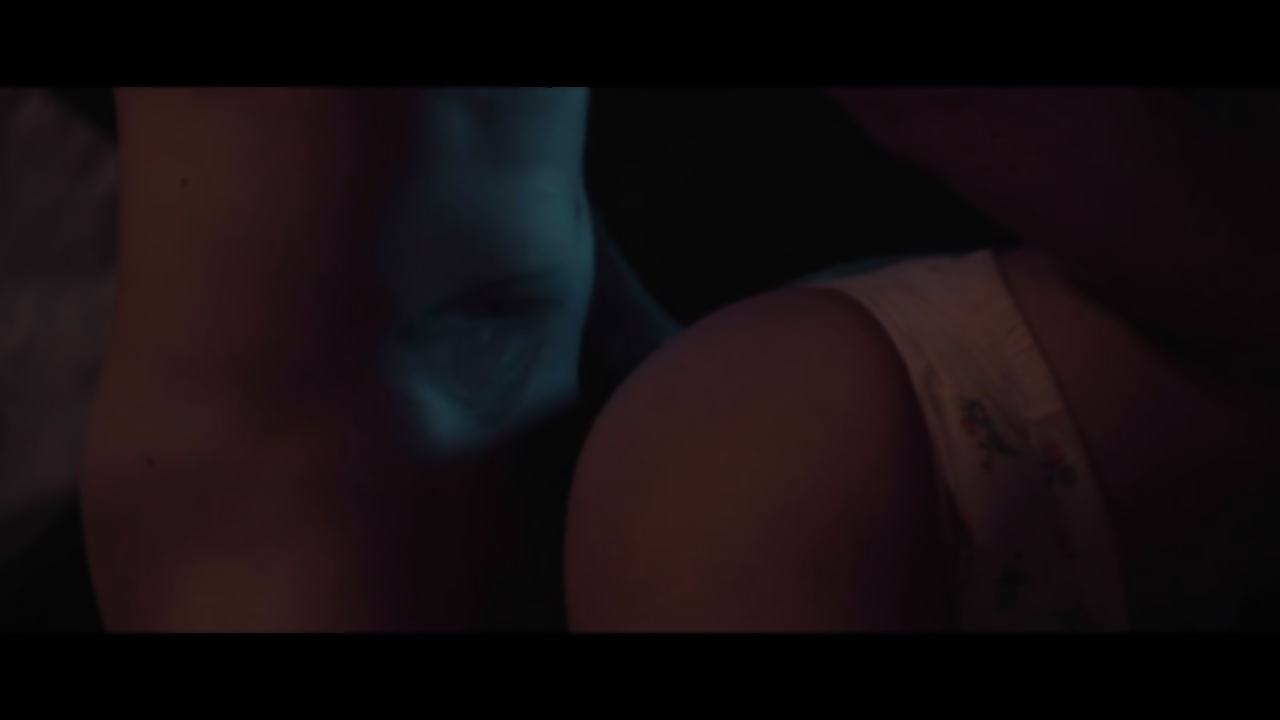 MARLBOROQUEENSEX - SCENE HOT (ARARO S01E01 2023) - EPORNER
